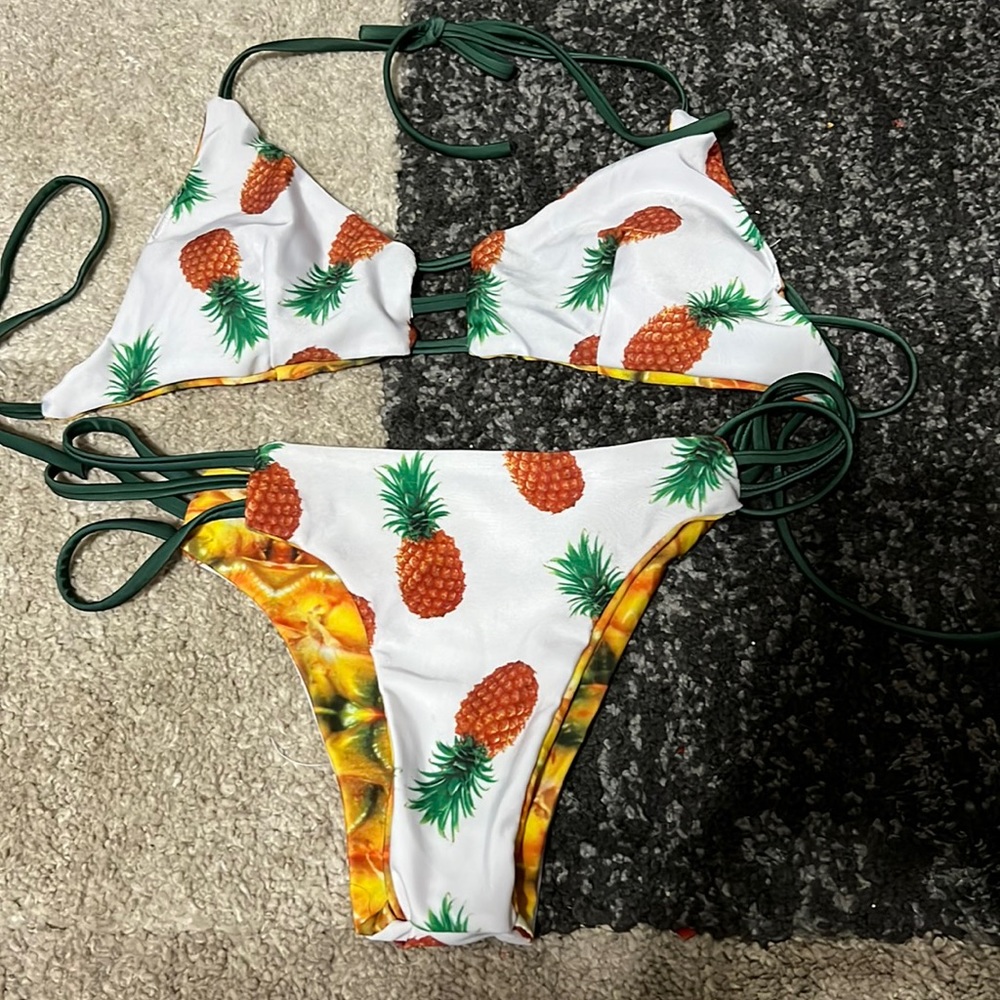Small reversible pineapple bikini